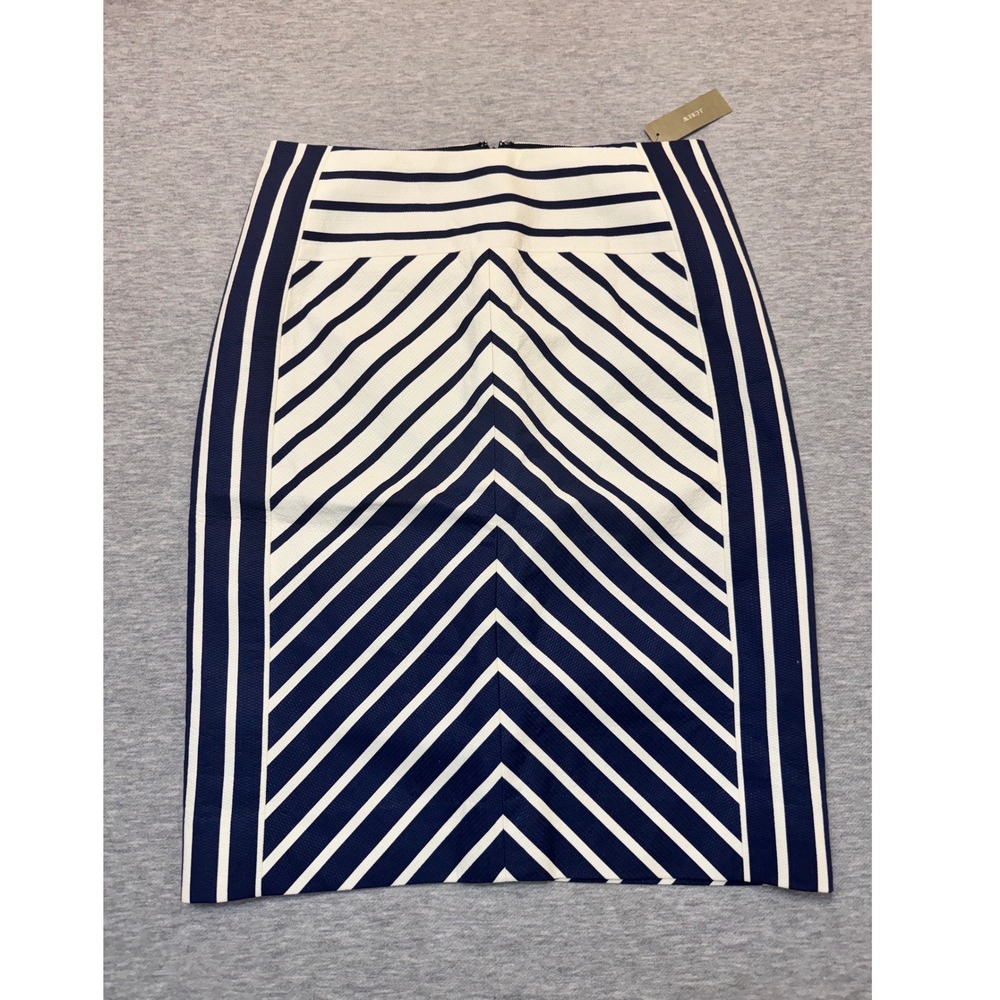 NWT J.Crew Cotton Pencil Skirt Navy Ivory Chevron Stripe 4P Preppy Coastal Luxe